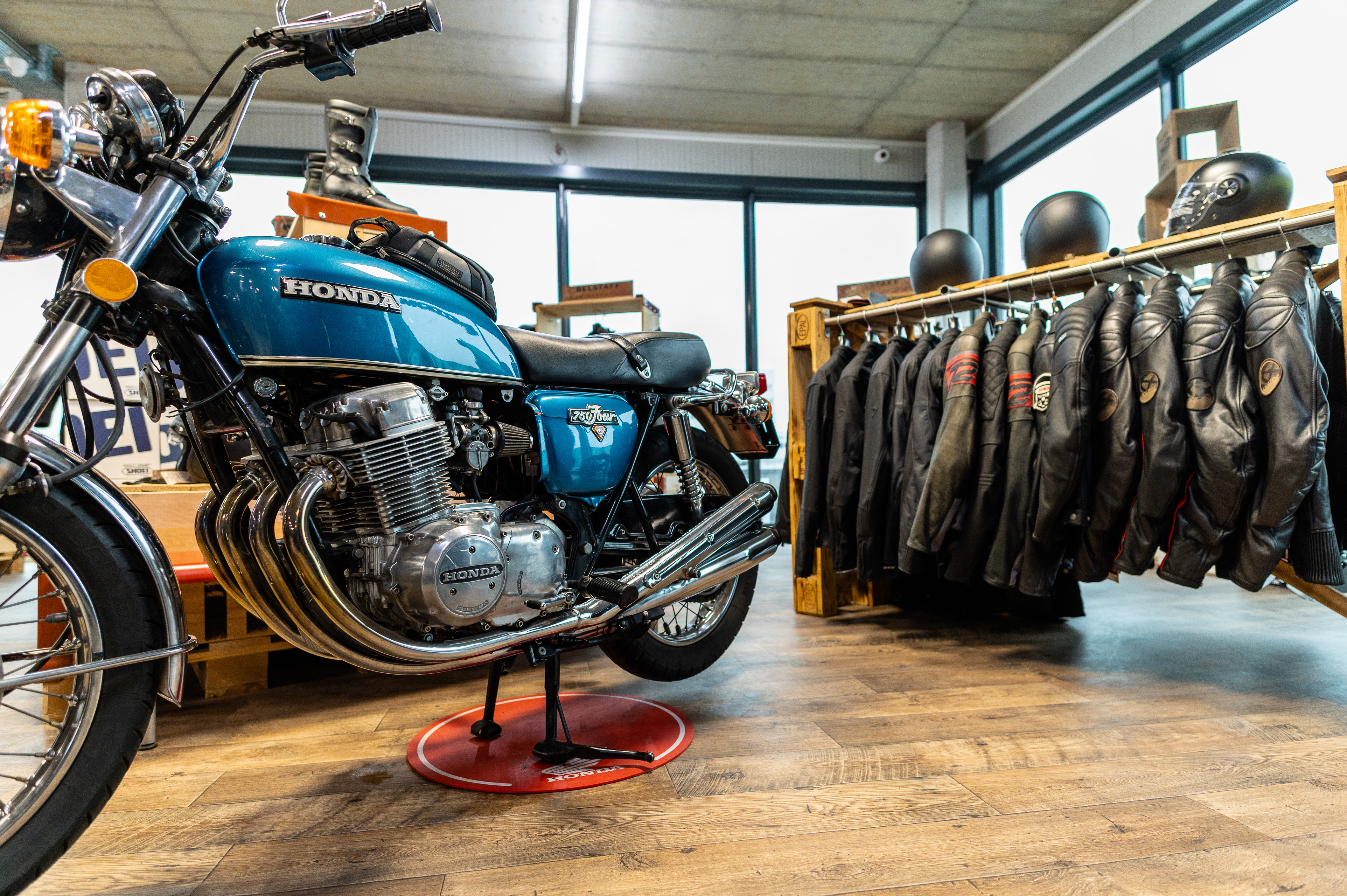 Corner Café-Racer